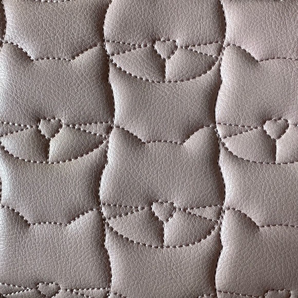 Betsey Johnson Luv Betsey Light Pink Quilted Cat Crossbody - Picture 3 of 8